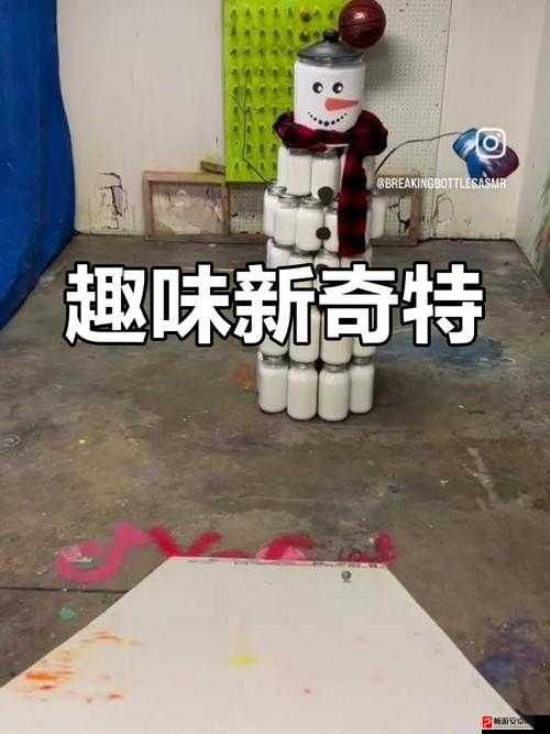 男生戴玩具出门新奇体验大揭秘